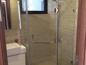 vách tắm kính vát góc