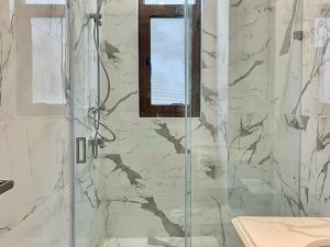 vách tắm kính trượt Eu