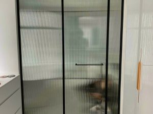 phòng tắm kính slim mở quay