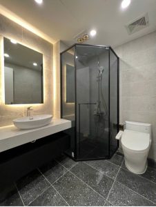 vách tắm slim góc 135 độ