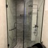 Vách tắm kính 90 độ