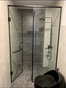 Vách tắm kính 90 độ